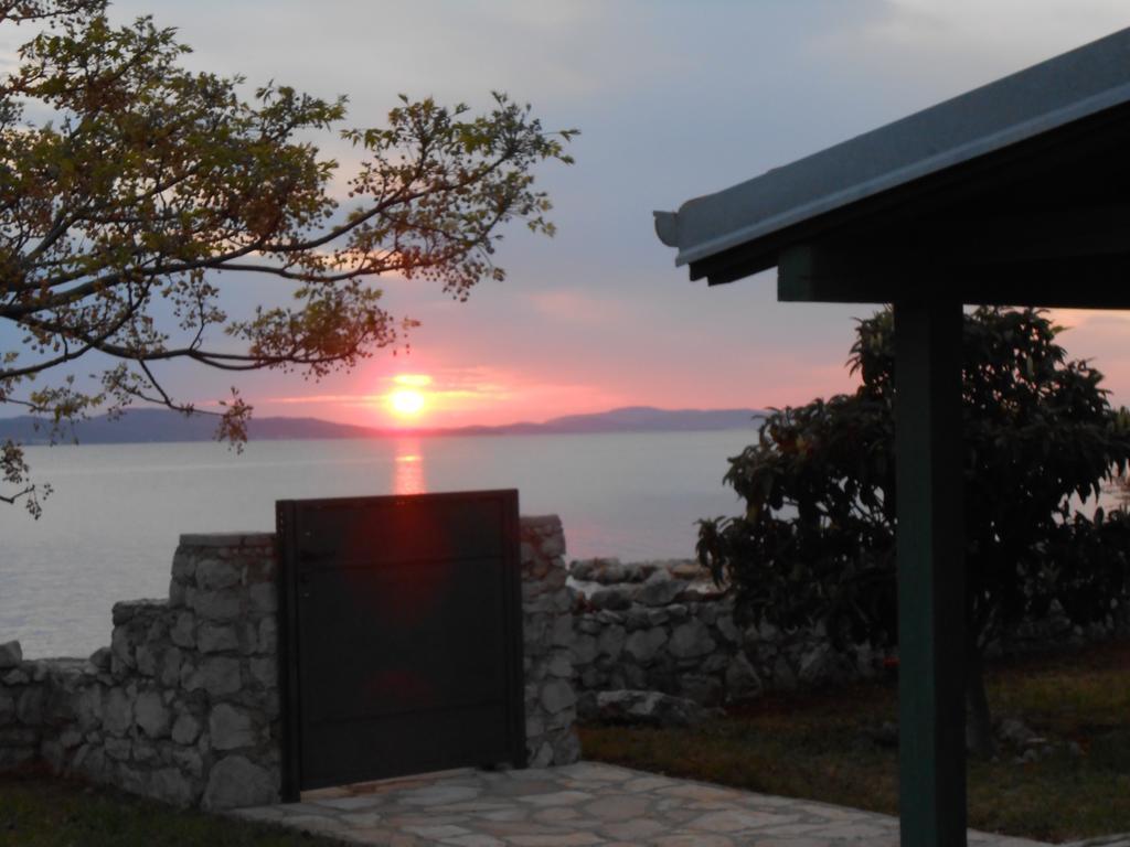 Stone House "Dan" Villa สเวติ เปตาร์ ภายนอก รูปภาพ