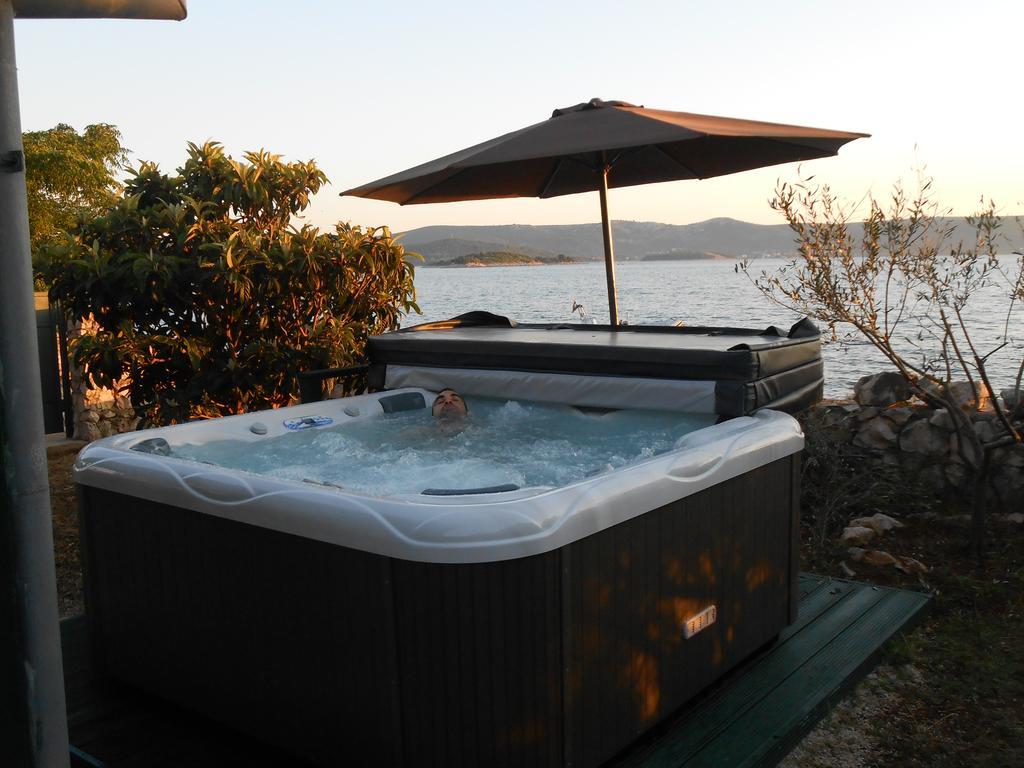 Stone House "Dan" Villa สเวติ เปตาร์ ภายนอก รูปภาพ