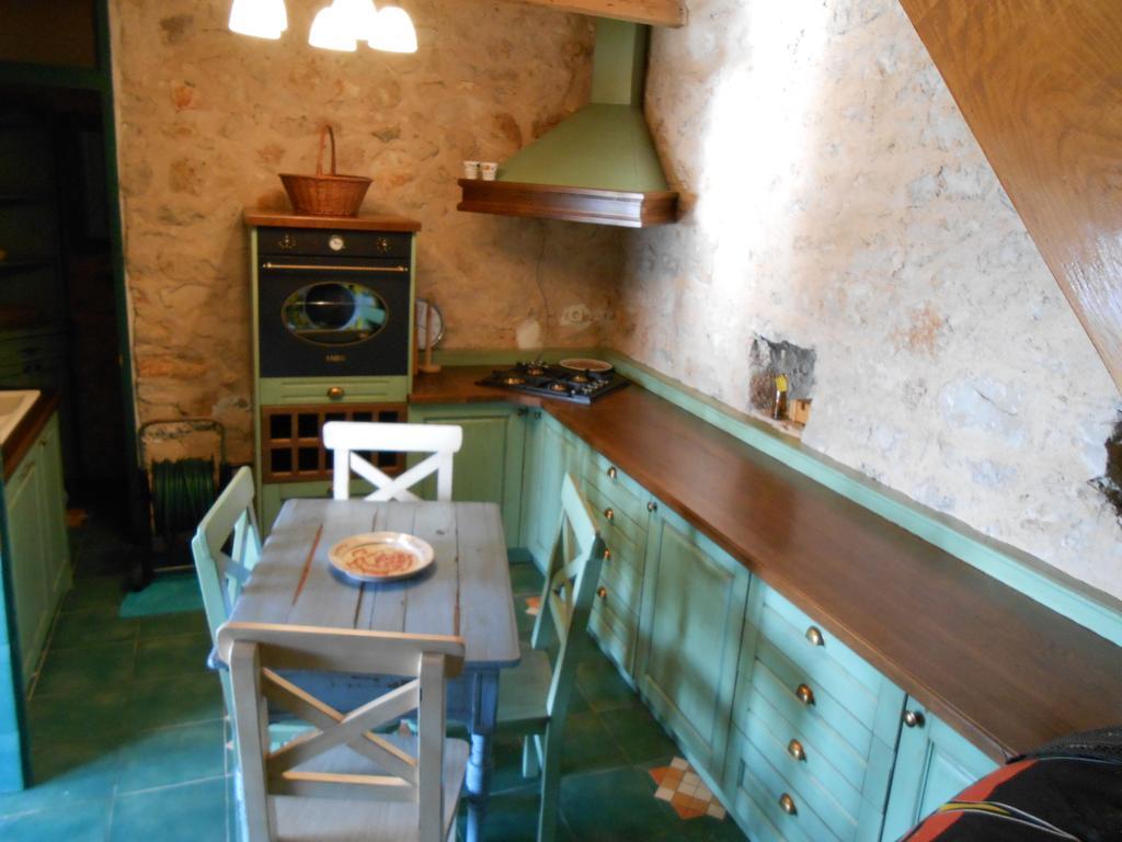 Stone House "Dan" Villa สเวติ เปตาร์ ภายนอก รูปภาพ