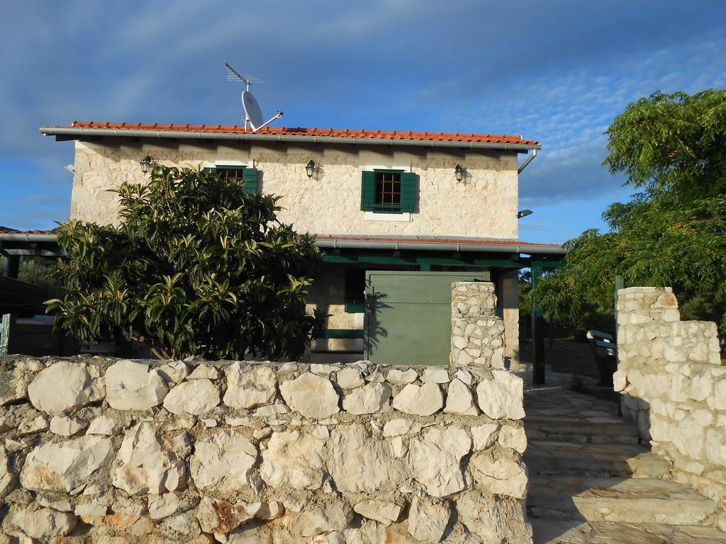 Stone House "Dan" Villa สเวติ เปตาร์ ภายนอก รูปภาพ